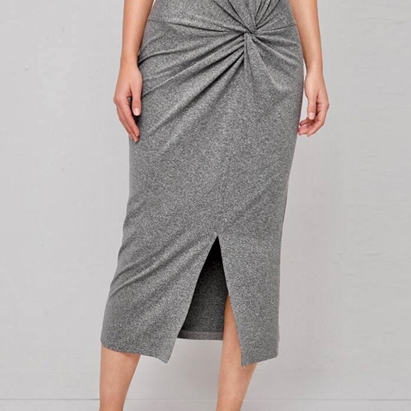 Split hem skirt. 🎀 - Picture 3 of 7